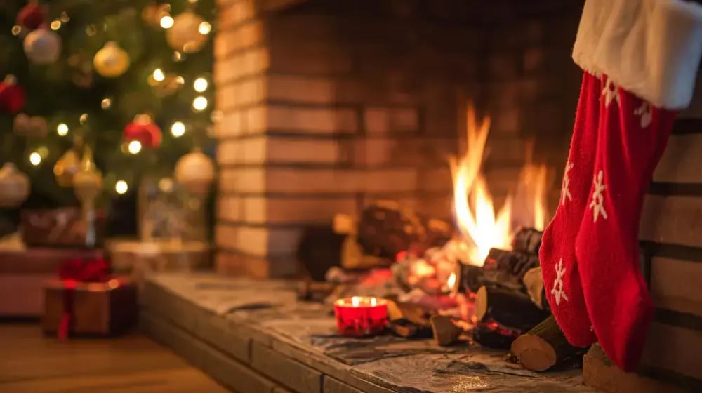 Create the Perfect Christmas Fireplace With These Magic Holiday Decor Ideas