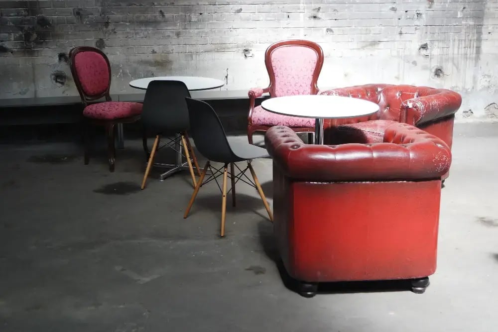 Lounge furniture for bar: a B2B guide to choosing the right pieces