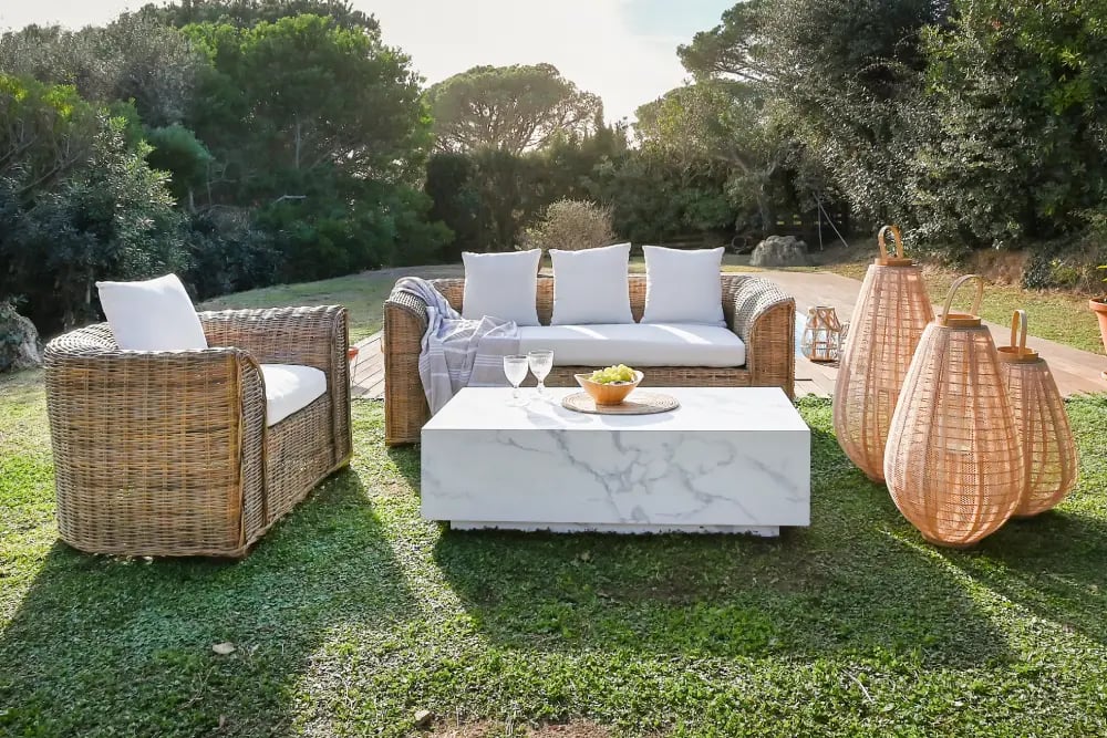 Choosing the Right Garden Decoration Items: A Practical Guide 