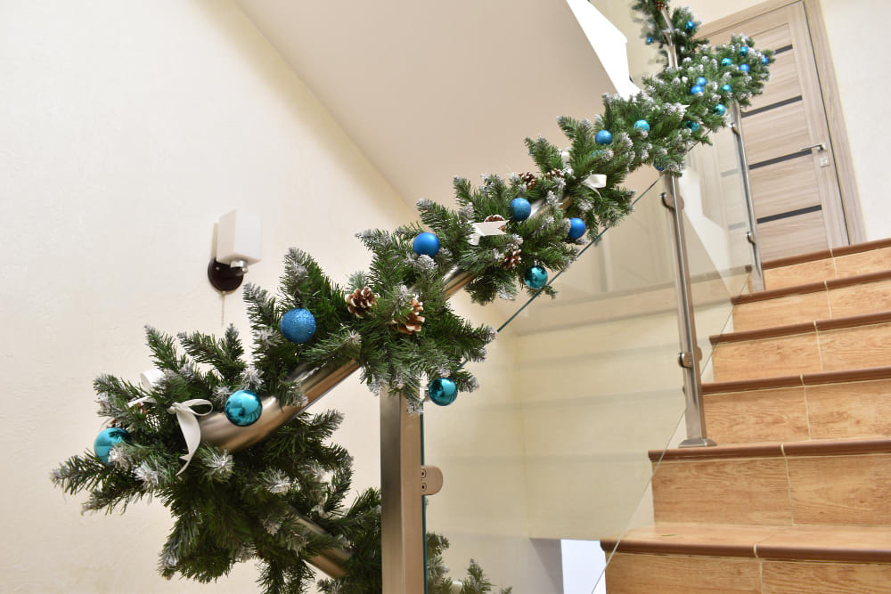 decoracion escaleras navidad