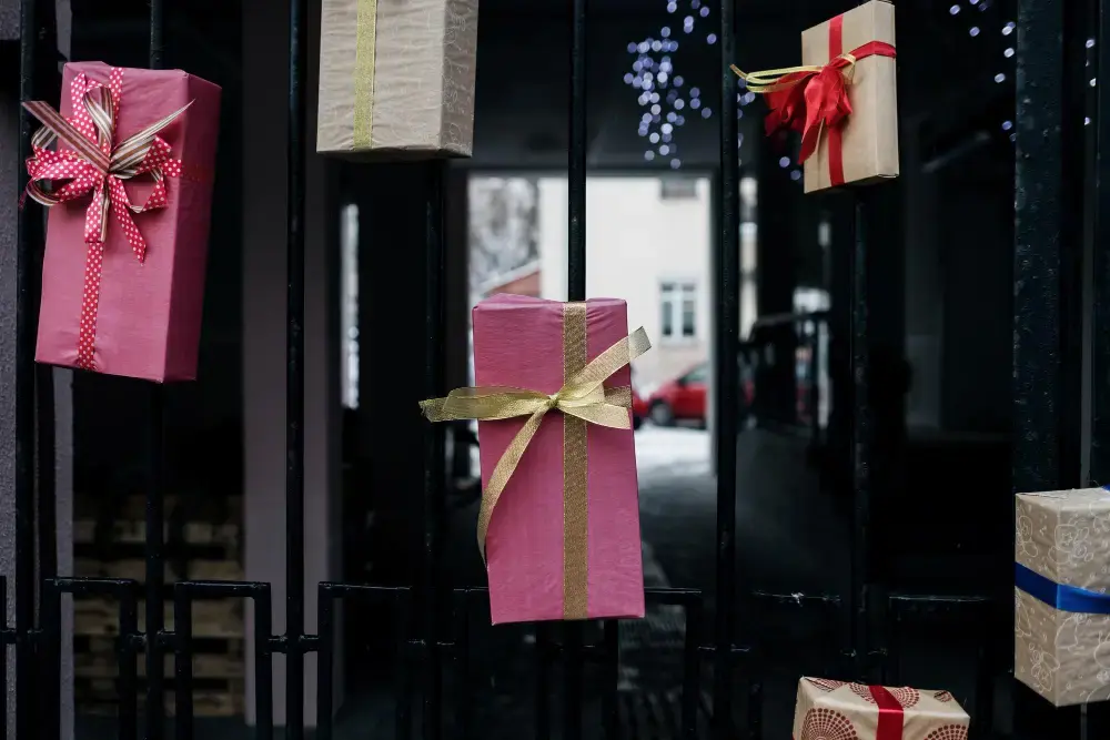 Cómo decorar una tienda de regalos pequeña para maximizar su atractivo