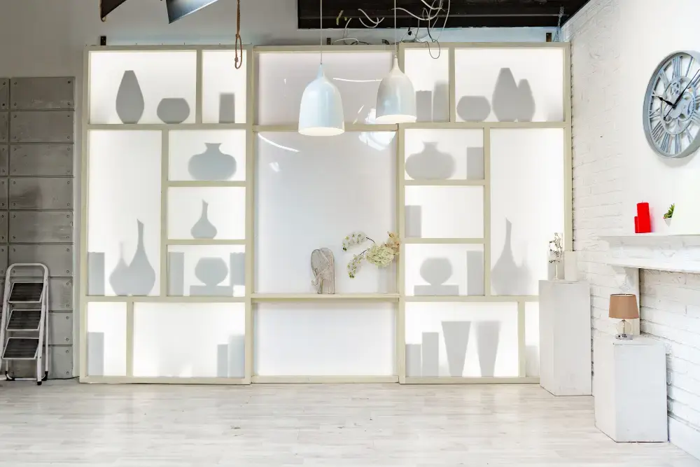 Décoration de showroom : guide B2B par zones + catalogue