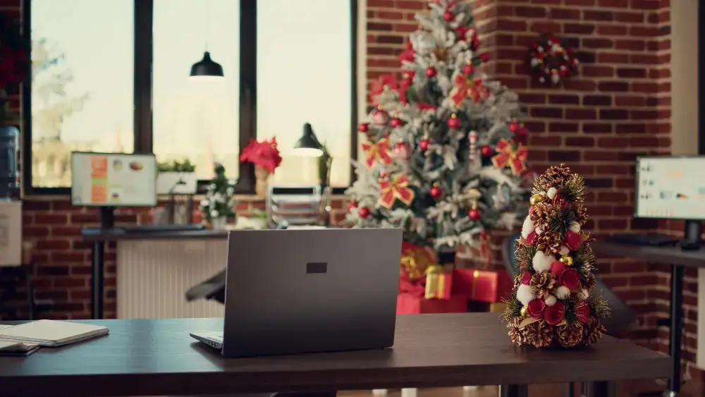 The best decoration ideas for Christmas in the office