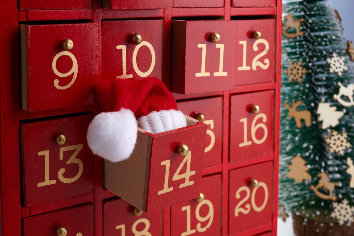 Calendrier de l'Avent en bois : tradition, durabilité et plaisir pour Noël