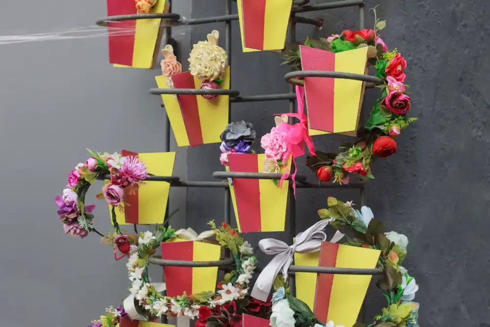 Seasonal Store Decoration: How a Decoration Wholesaler Helps You Stay Visually Fresh All Year Round